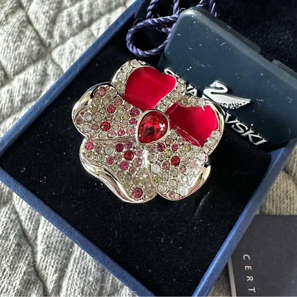 Swarovski Nikita Ring - Picture 1 of 9